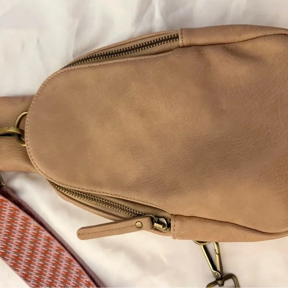 Urban Originals by Anthropologie Pink and Taupe Slingbag - Picture 2 of 6